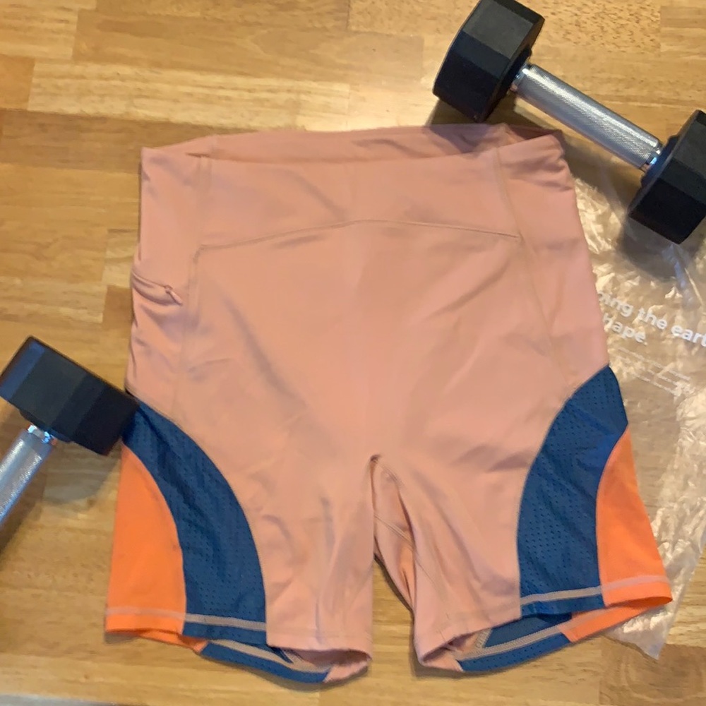 High waisted Motion365 Run short NWT